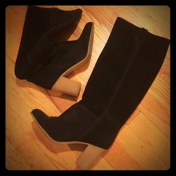 Gorgeous black suede knee high boots made in Spain - Picture 2 of 7